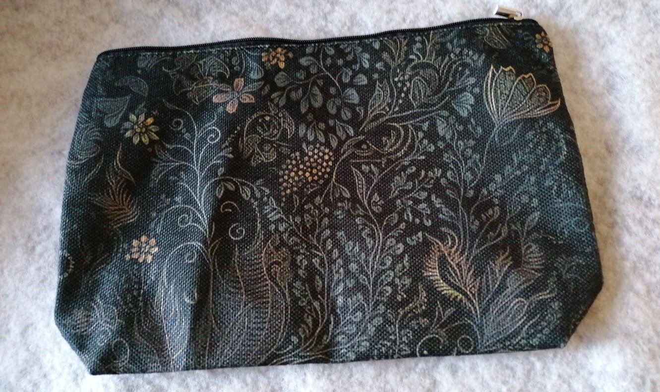 Trousses de maquillage: Necessaire – Neuf (Voir description) à Grächen par Hel7890 2