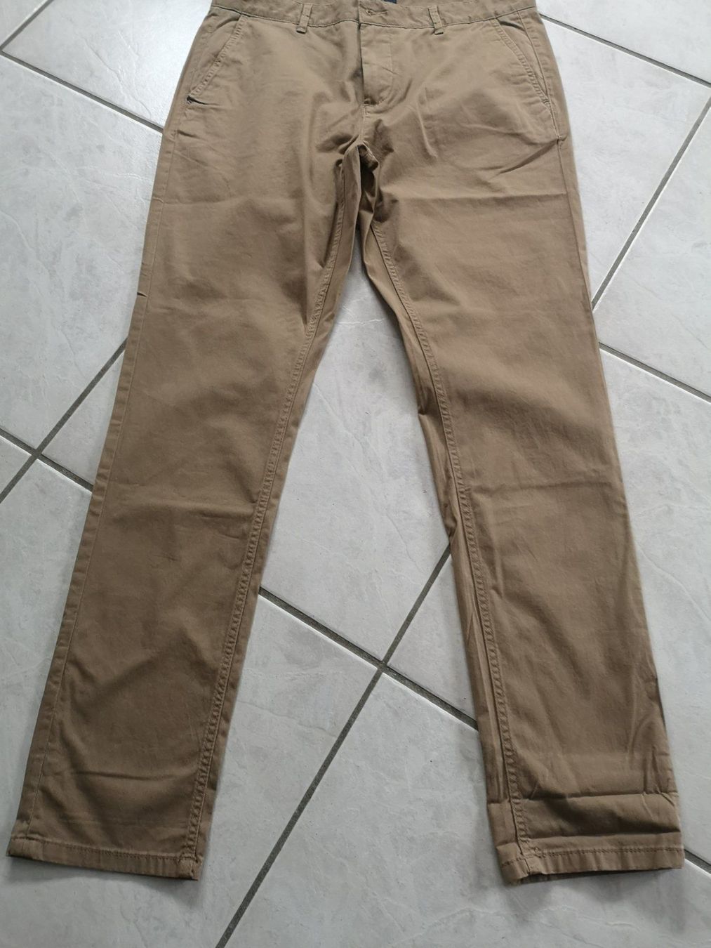 Hosen: Pantalon beige taille 44 – Gebraucht aus CORMINBOEUF von savaja