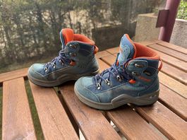 Chaussures de marche Lowa