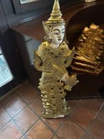 Burmesische Holzfigur vergoldet handbemalt Dekorativ
