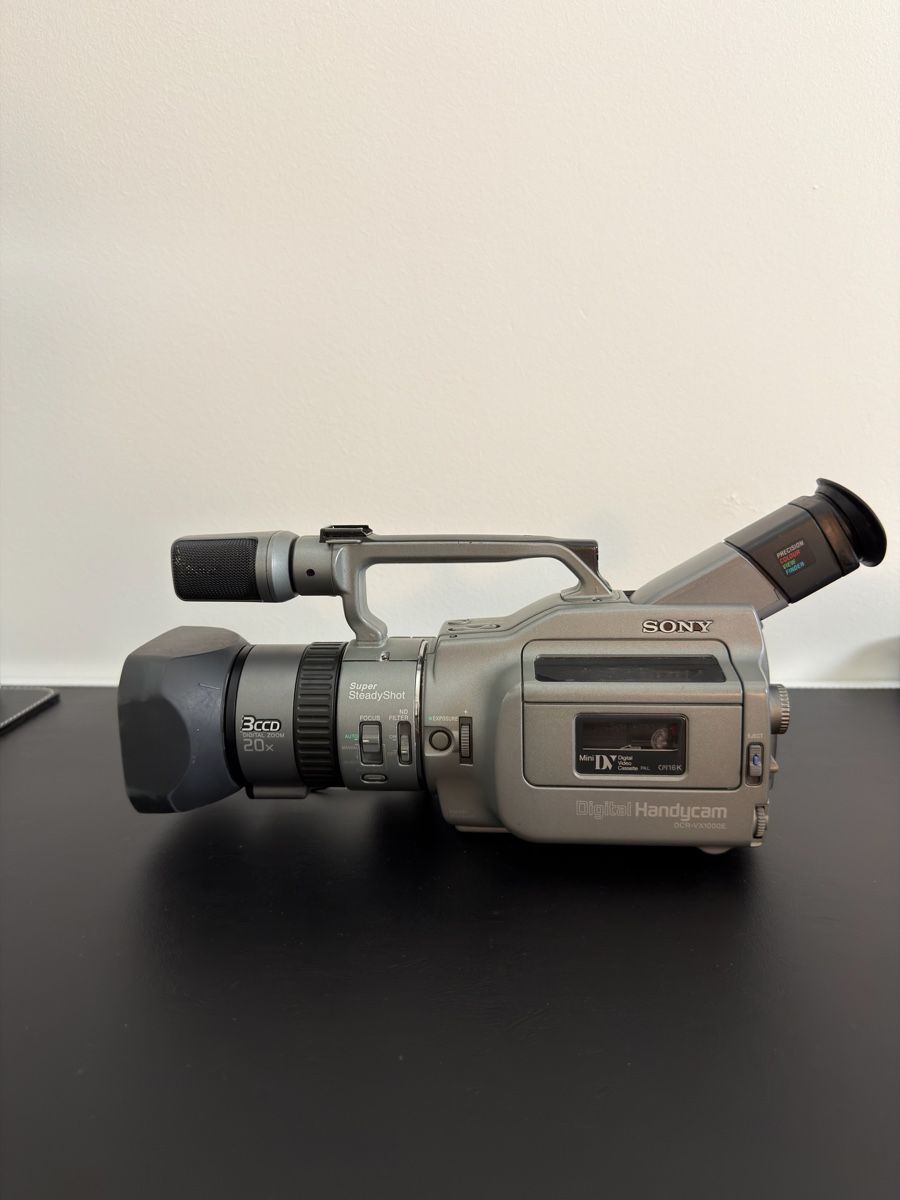 Sony Camcorder: Sony DCR VX1000 E – Gebraucht aus Zürich von Daveischda