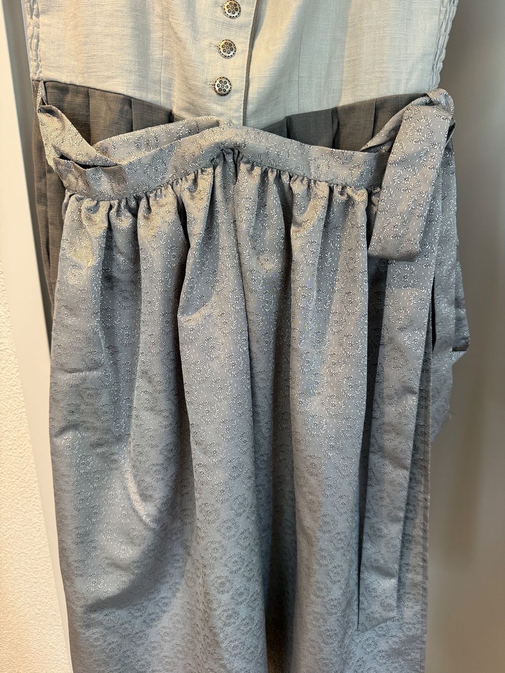 Robes: Dirndl | 42 – Neuf (Voir description) à Niederrohrdorf par jasmiinw 2