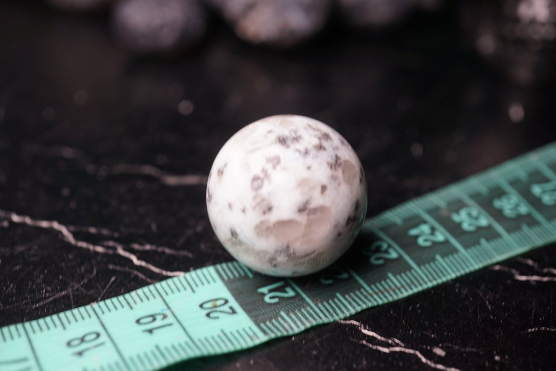 Mineralien & Heilsteine: Kiwi Stone    30mm Stein-Kugel - Startpreis ab 1.- – Neu und originalverpackt aus Eschenbach SG von  6