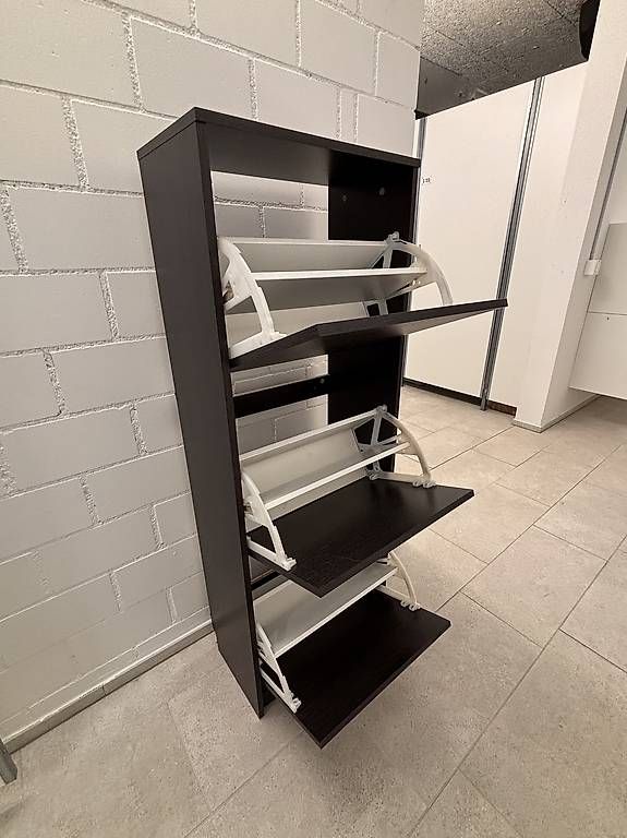Armadi: Schmaler Schuhschrank / Schuhkipper  – Usato da Küssnacht am Rigi venduto da pat_6r9x 1