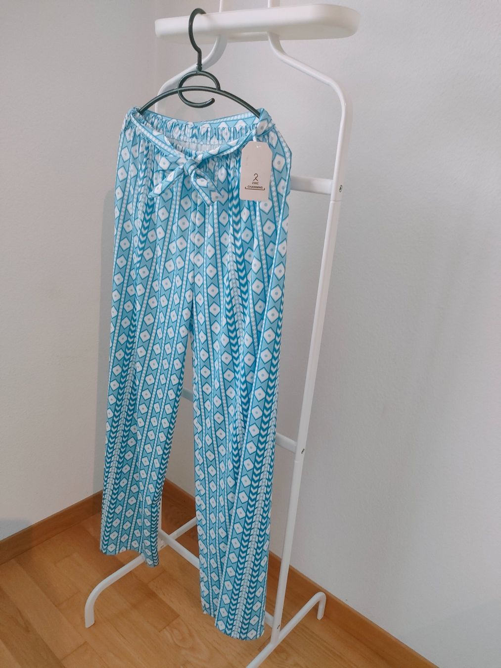 Hosen: Bedruckte Hose mit Bindeband hell blau und weiss – Neu und originalverpackt aus Dietikon von MJ_Sporting 2