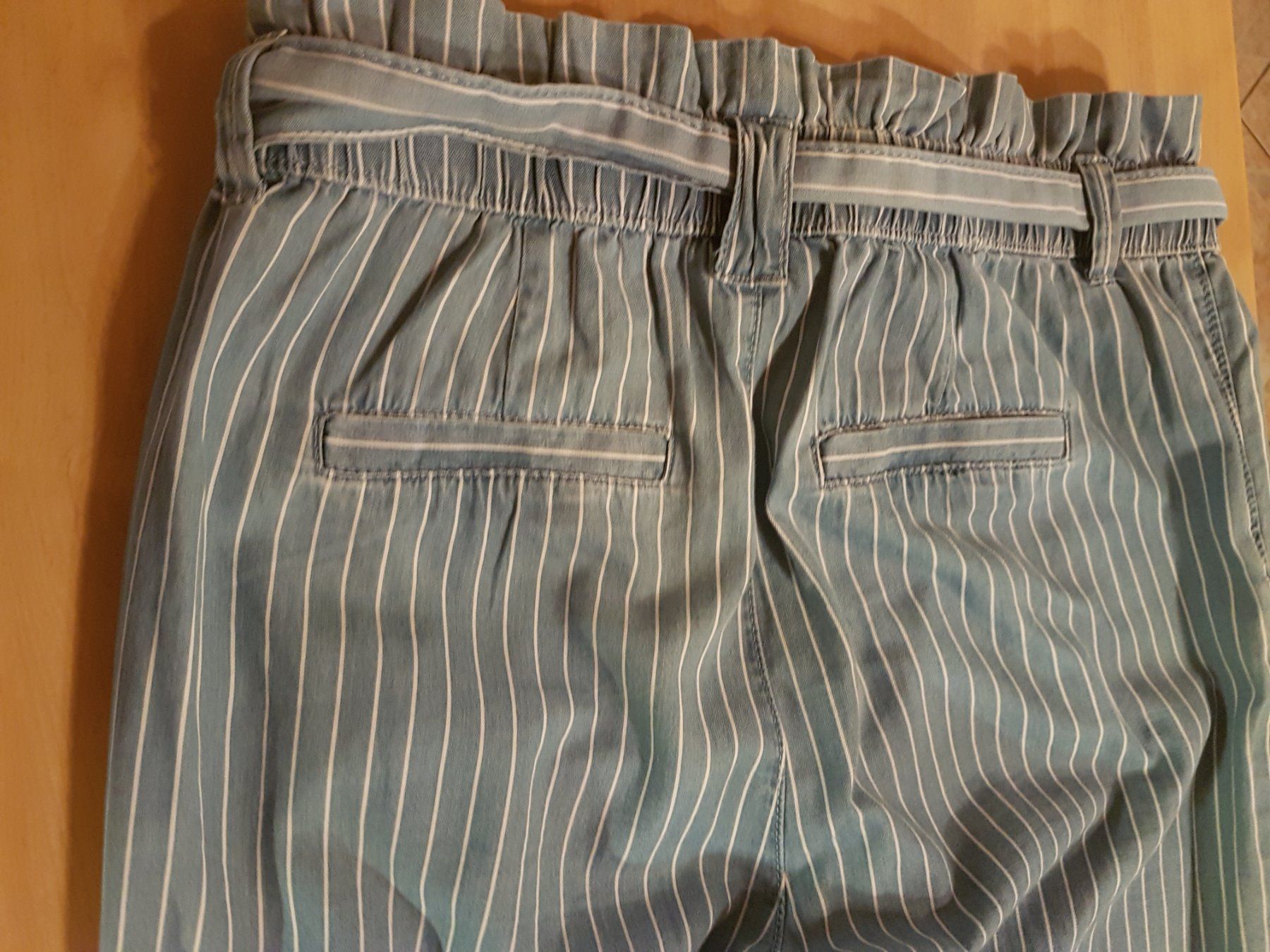 C&A Pantaloni: Pantalon taille 36 marque C&A 100% coton – Usato da Villiers venduto da san_jn5w 4