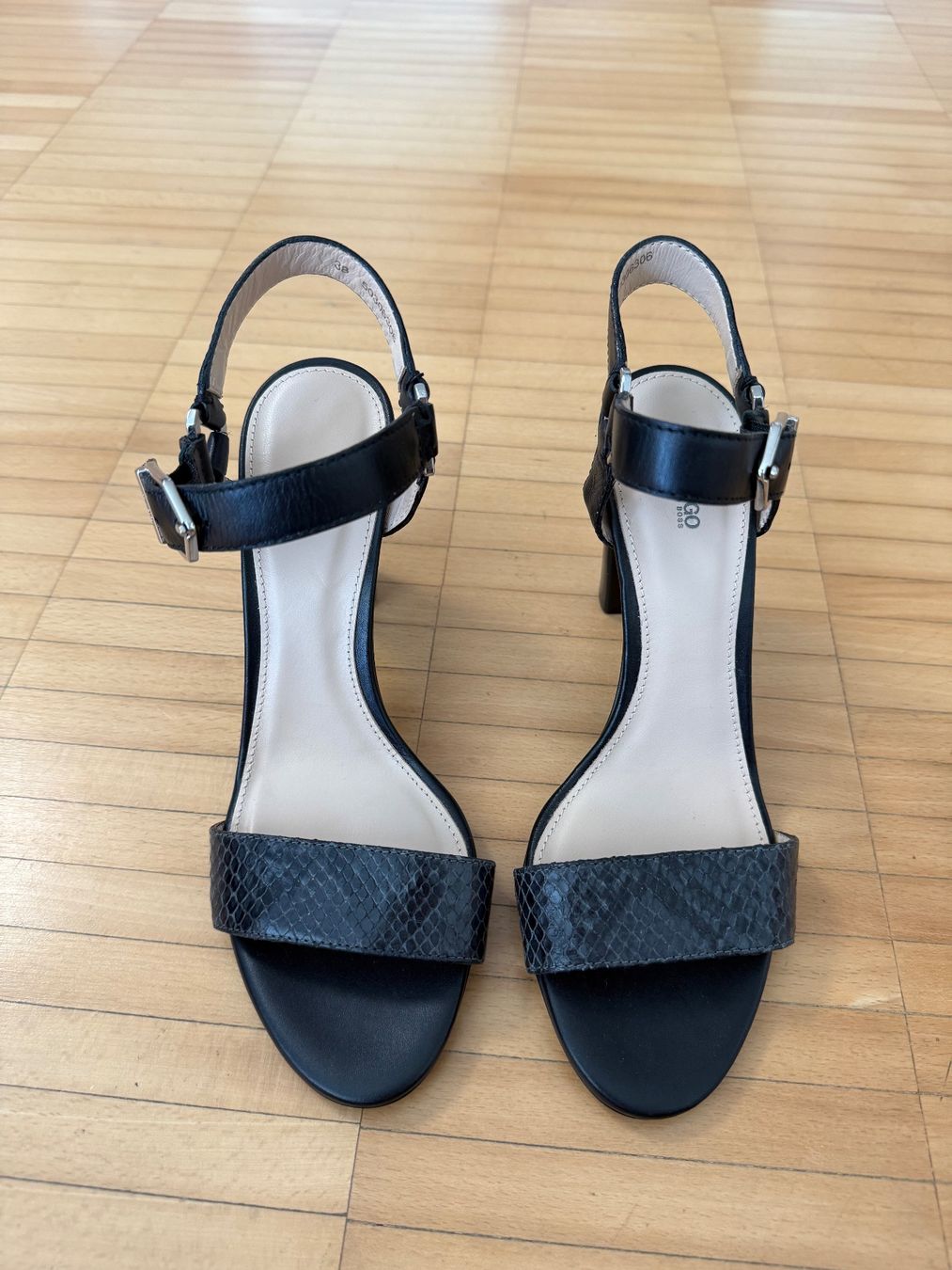 Hugo Boss Scarpe da donna: Hugo Boss Pumps Gr. 38 - NEU – Nuovo (secondo la descrizione) da Frauenfeld venduto da LIL_NA 2