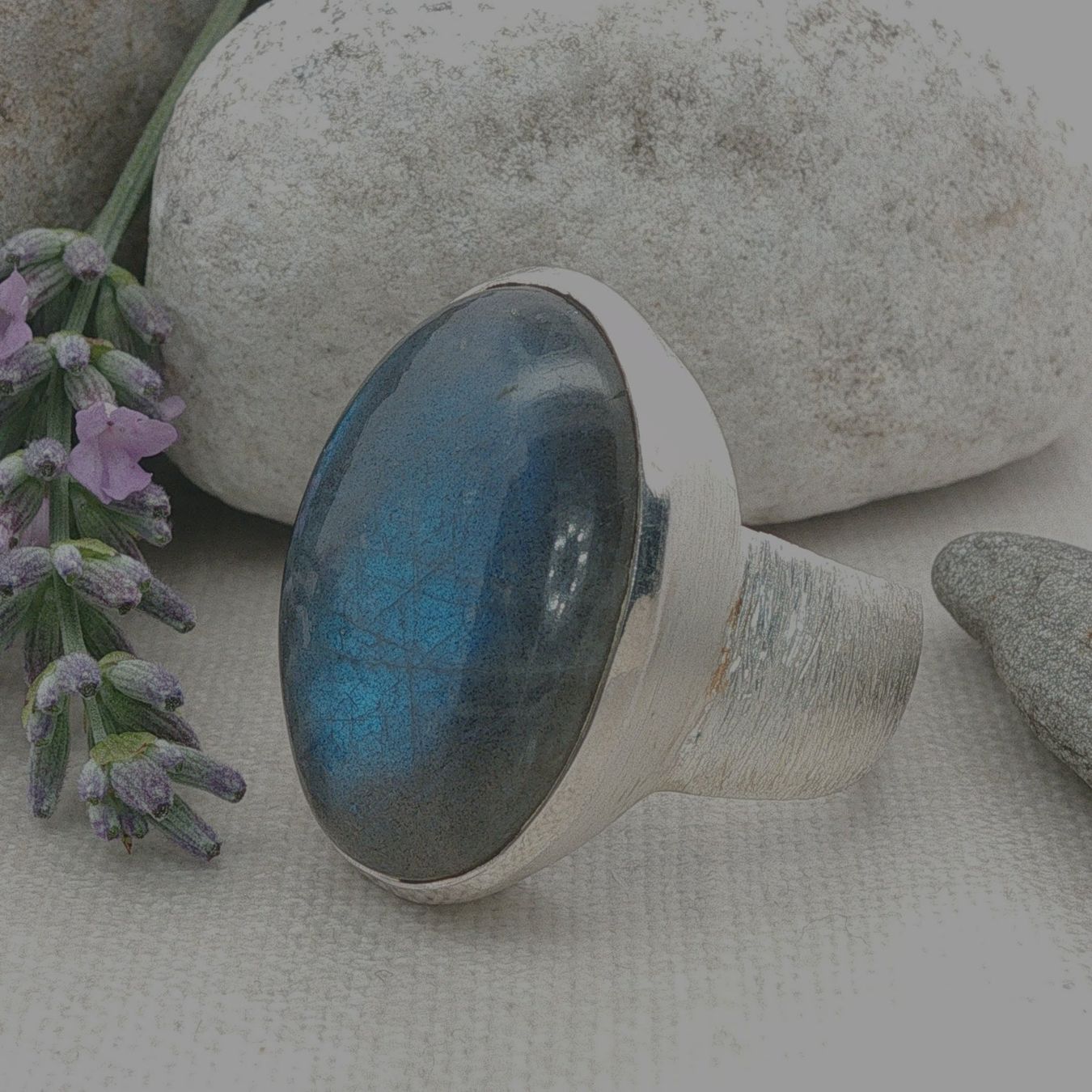 Olga Ribler Anelli: Unikate Silber Ring 925 Grösse 56 mit Labradorite – Nuovo (secondo la descrizione) da Luzern venduto da Schmuckoutlet 2
