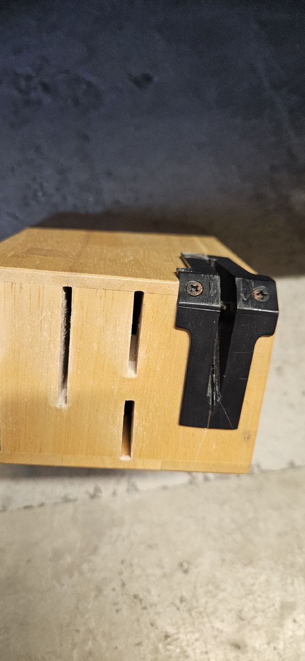 Jysk Supporti a parete: Messerblock aus Holz, – Usato da Baar venduto da Vel...Baar45 4