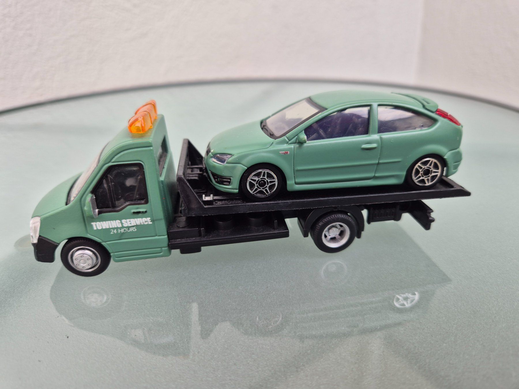 Ford Modellautos: Auto Transporter mit Ford Focus. 1:43 Burago – Gebraucht aus Oberbuchsiten von laffite54 4