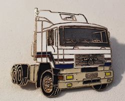 AA892B - Pin LKW Lastwagen Truck Zugmaschine