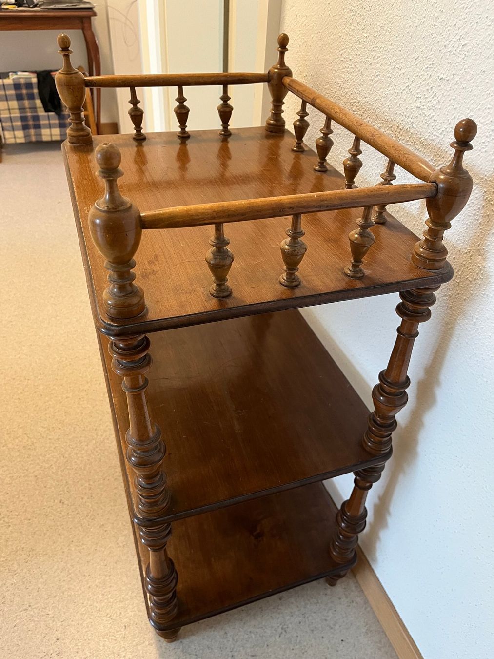 Scaffali: Kleiner Holzregal – Usato da Zürich venduto da sve_7tgw
