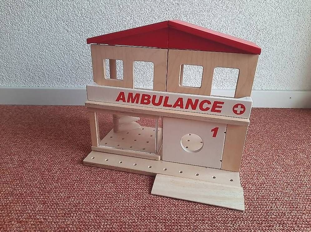 Case e mobili per bambole: Holz-Puppenhaus  – Usato da Mammern venduto da hel_89ys 2