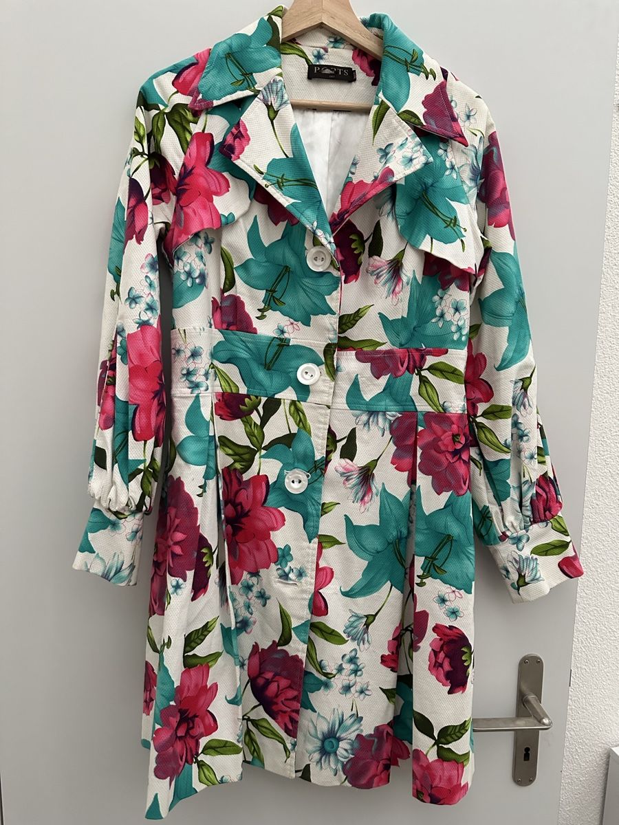 Cappotti: Sommerlicher Damen Blumenmantel, Gr. M – Usato da Lenzburg venduto da schmoendli