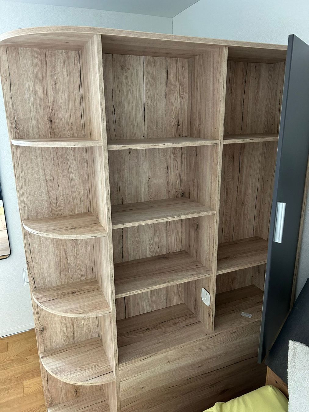 Armoires: Jugendzimmer - begehbarer Eckkleiderschrank – D'occasion à Buochs par sergej047 5