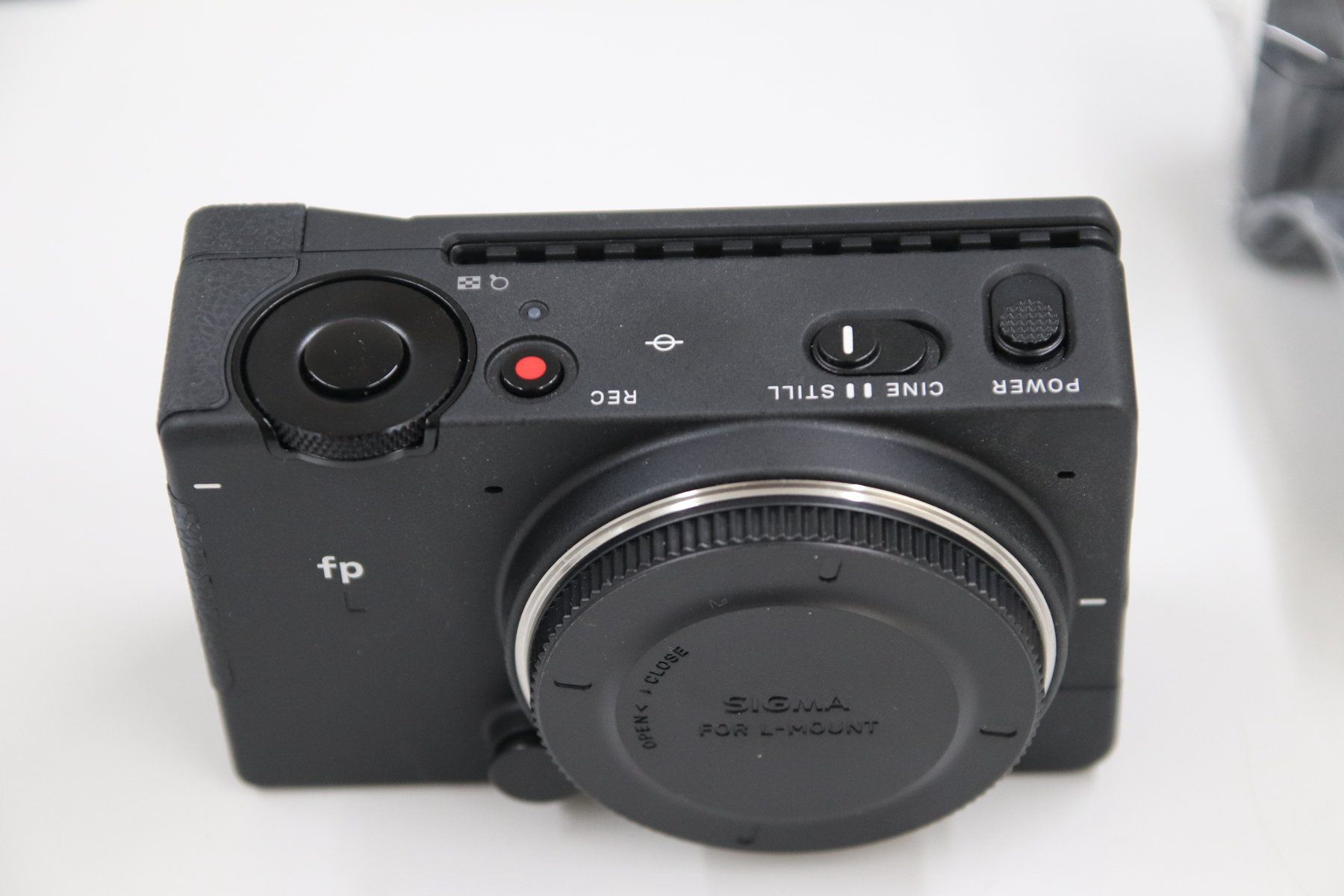 Sigma Fotocamera: SIGMA fp L + Electronic Viewfinder EVF-11 Kit – Usato da Zofingen venduto da OWYSSAG 3