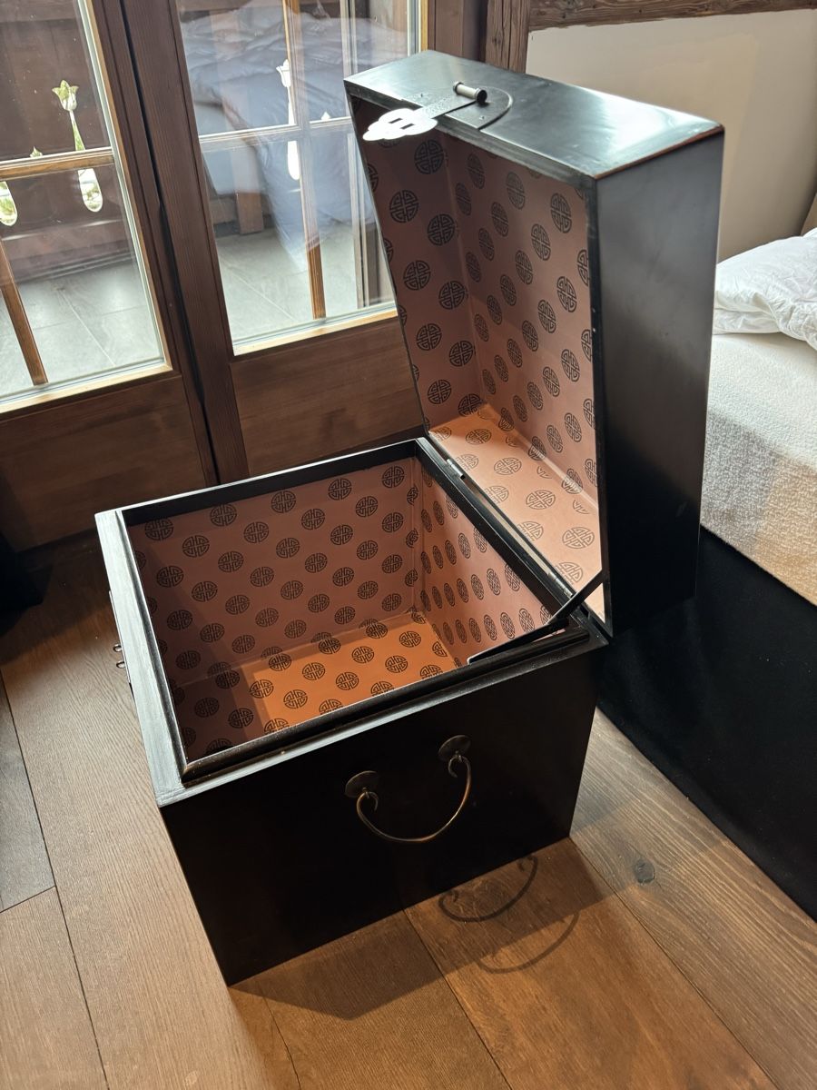 Altro per la casa: Vintage Oriental Lacquered cube Chest – Usato da Oeschseite venduto da -Luxury-On-Line- 1