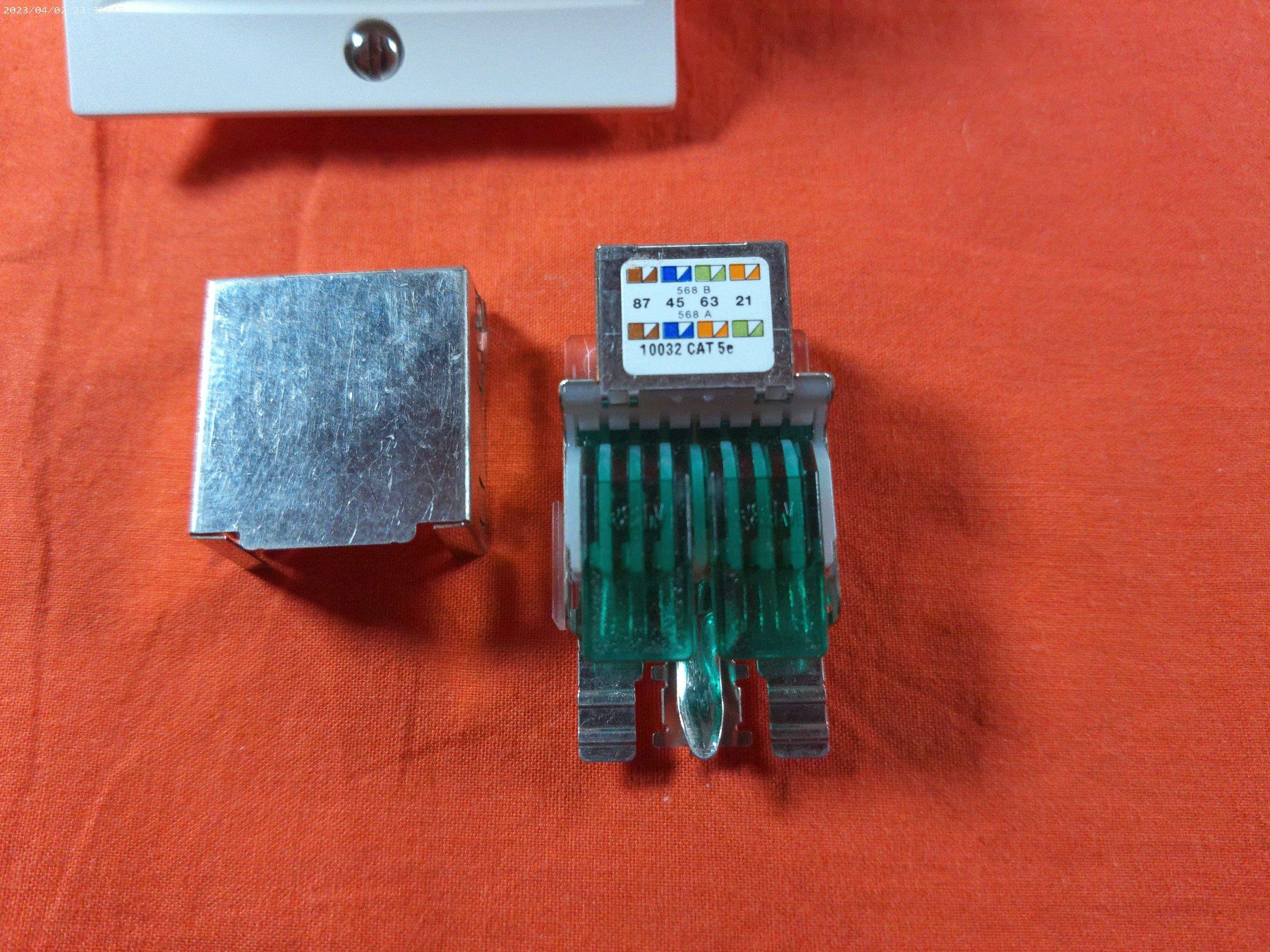 Feller Spine: Netzwerkdose 2x RJ45 Dual – Usato da Oftringen venduto da shoptwotrade 3