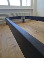 Schwarzer Bettrahmen aus Massivholz inkl. Lattenrost 90x200
