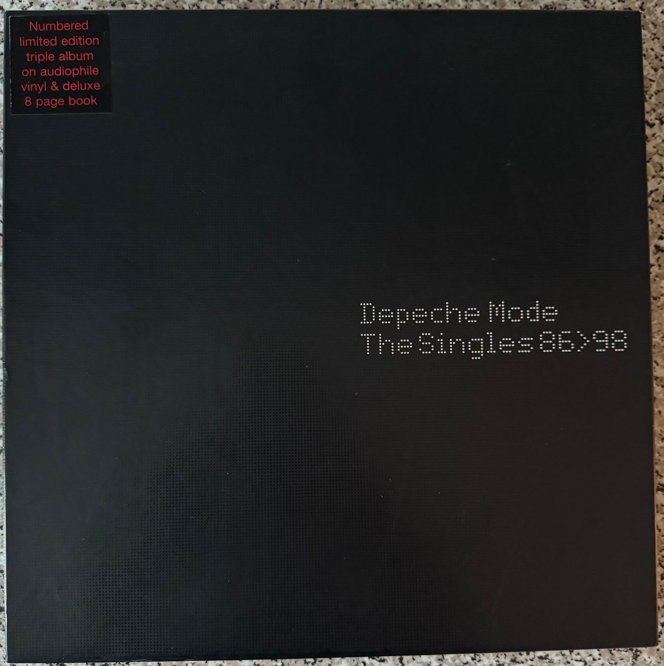 Vinyles: Depeche Mode The Singles 86-98 – D'occasion à Stetten AG par Rvipersnake
