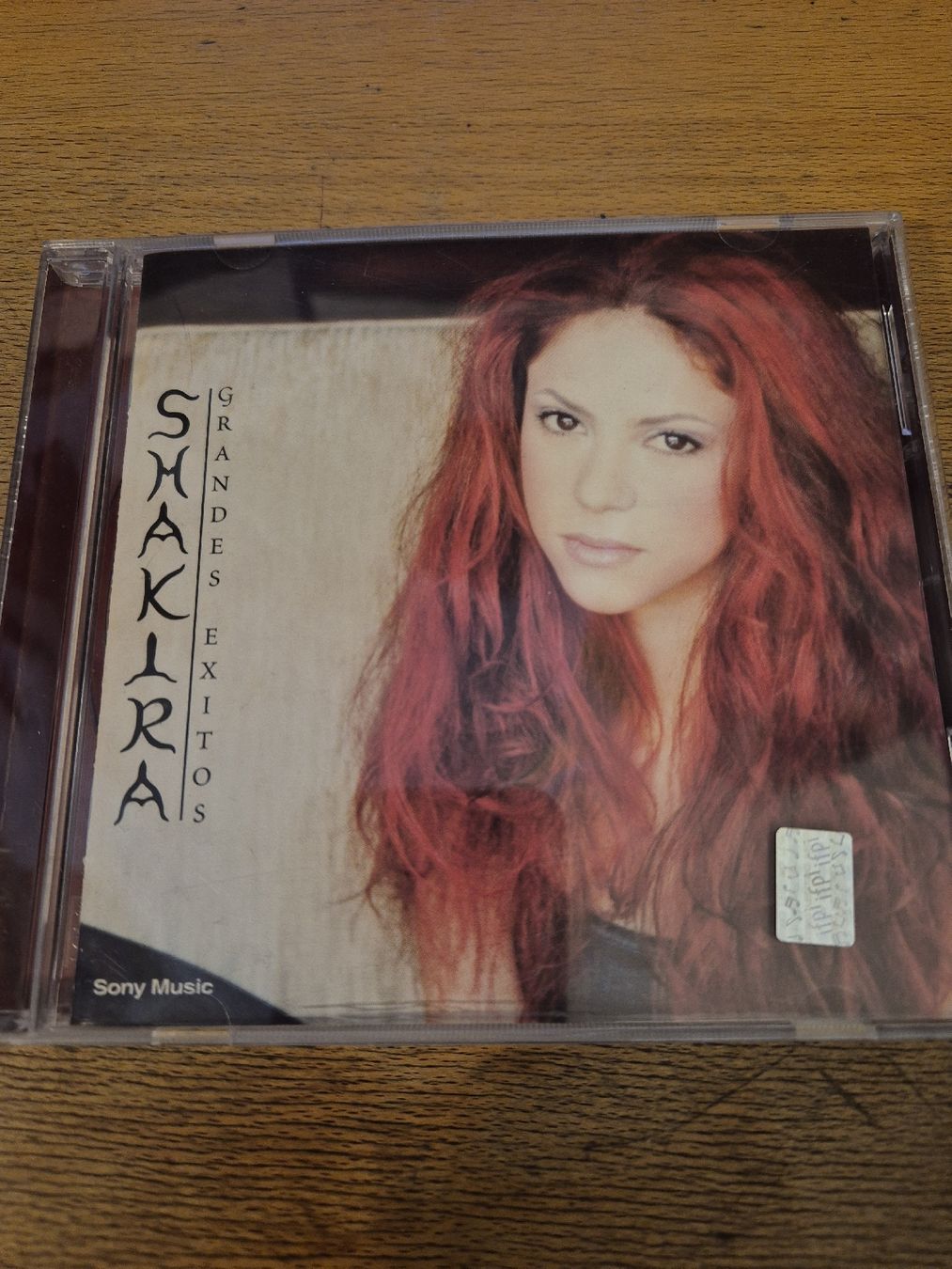 CD: Shakira - Grandes Exitos CD – Usato da Thun venduto da Kissthis
