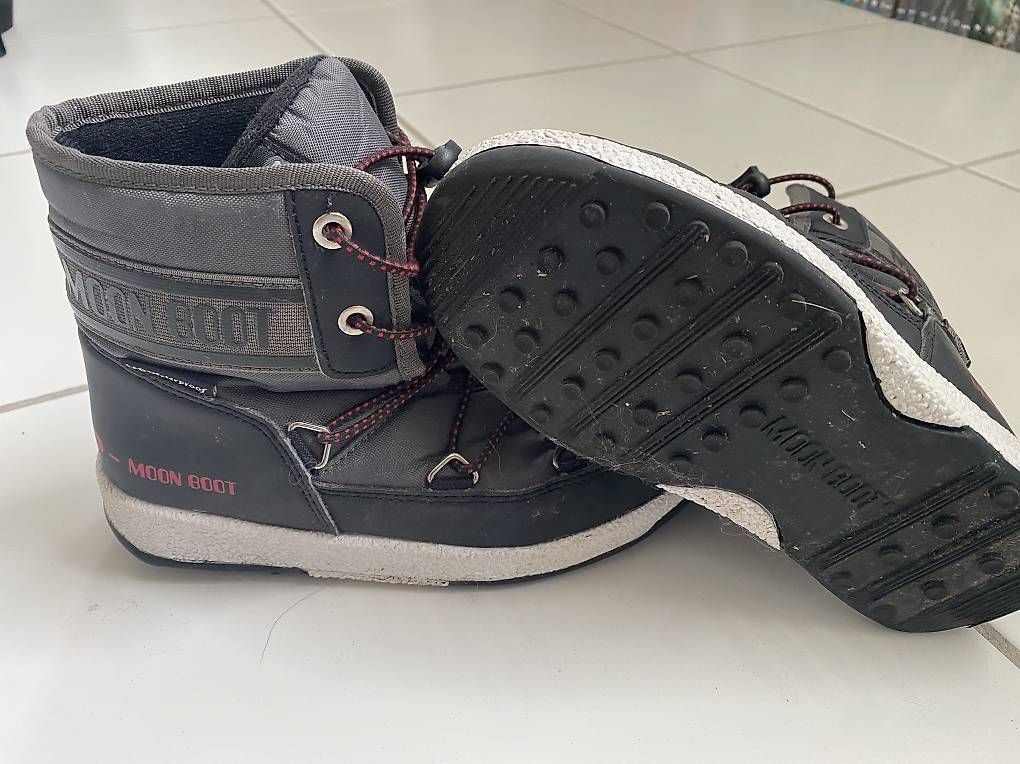 Moon Boot Scarpe per ragazzi: Bottes hiver neige Moon Boots garçon T32 – Usato da Vauderens venduto da ben_j75j 1