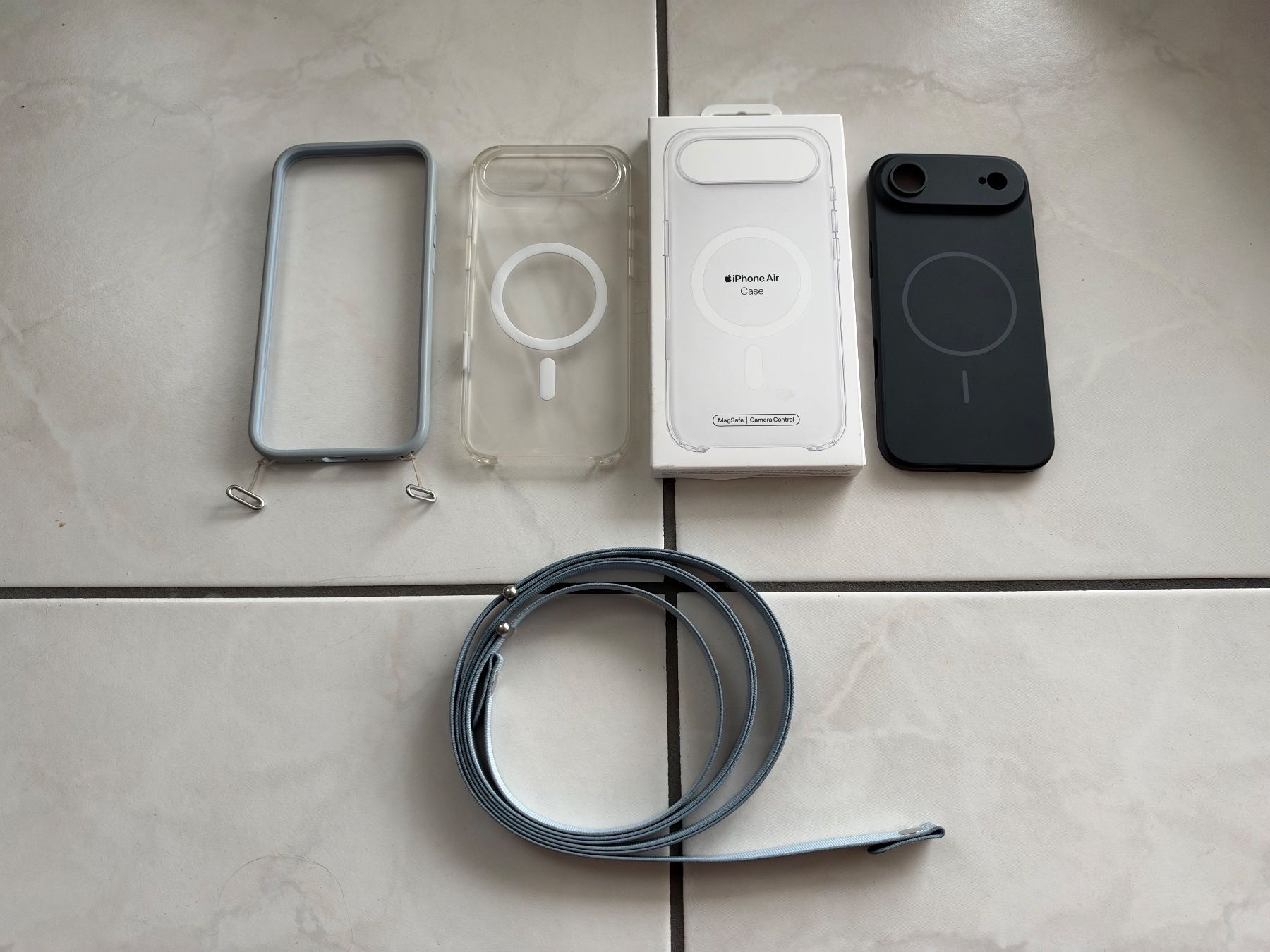 Apple Cover & Protezioni schermo: iPhone Air cases + Apple crossbody strap – Usato da Hergiswil NW venduto da irinagraf