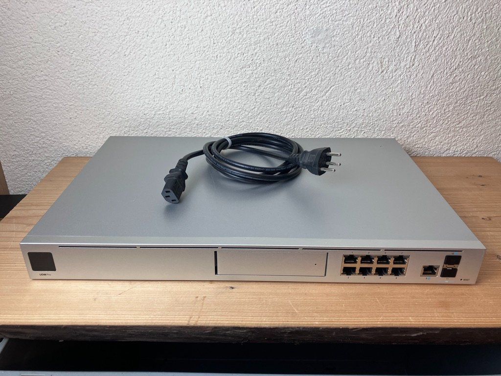 Firewall: Unifi Dream Machine Pro UDM SWX-UDMPRO – Usato da Fislisbach venduto da Promo