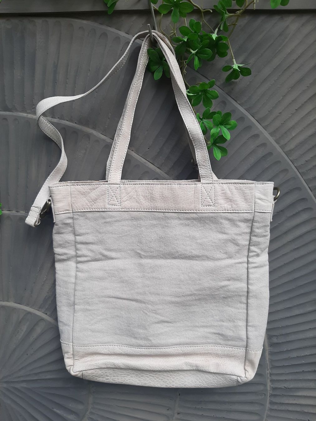 Nile Borse: Schöne Nile Tasche mit echt Leder – Usato da Bern venduto da Preloved_NILE_4.Sale 2