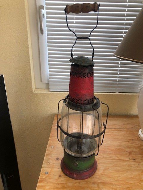 Lampade: Ancienne lampe à pétrole – Usato da Chézard St Martin venduto da schmitt