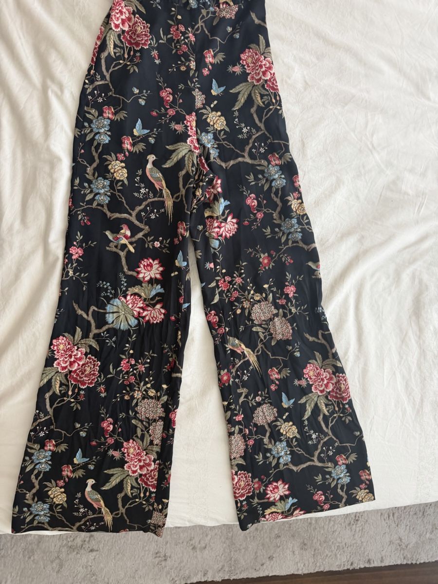 Jumpsuits: Jumpsuit schwarz mit Muster – D'occasion à Freienbach par dan_9rjy 2