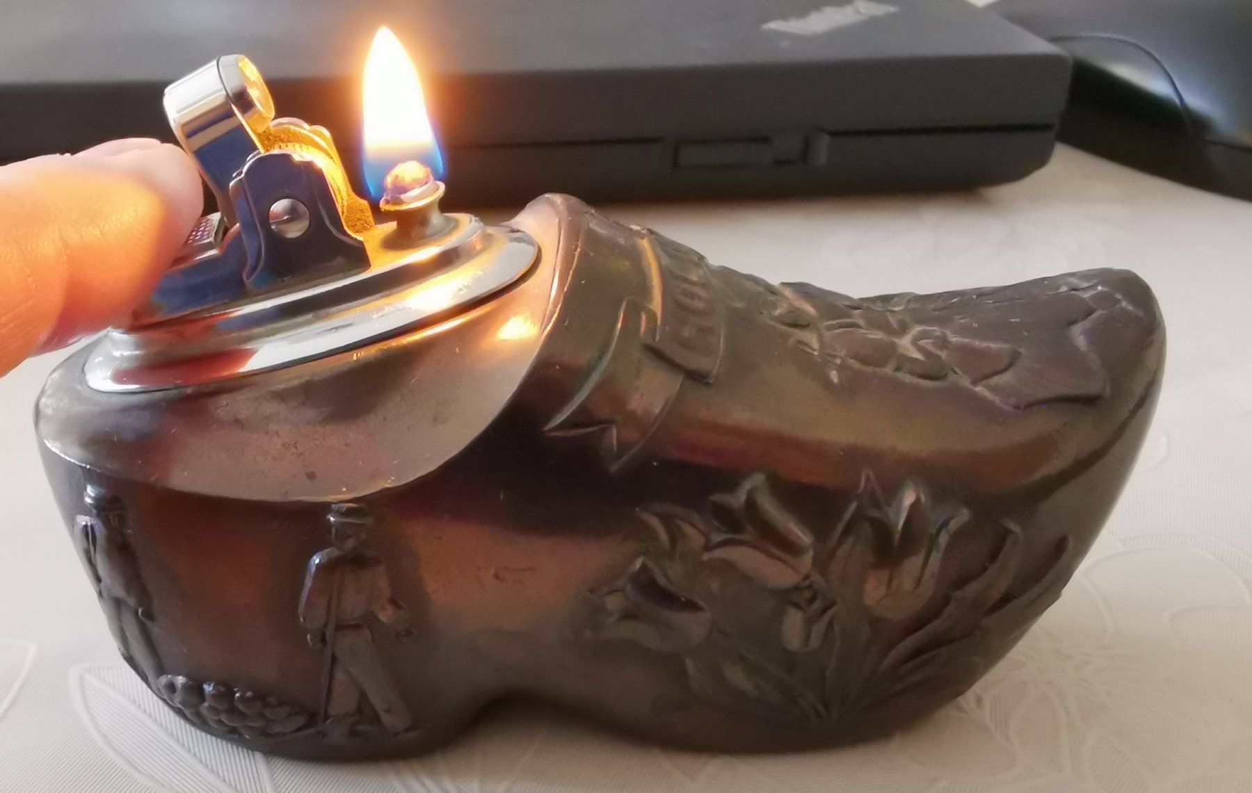 Feuerzeuge: Benzinfeuerzeug - Holland Schuh – Gebraucht aus Genève von Somethingwicked 4