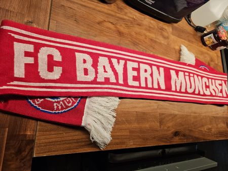 FC Bayern München Fanschal - Perfekt für die Rückrunde!