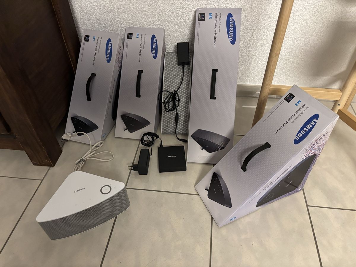 Samsung Casse acustiche: 6x Samsung Multiroom WAM inkl. Hub – Usato da Winterthur venduto da Dimi1974 1