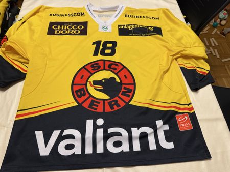 SC Bern Gameworntrikot Junioren Nummer 18 Grösse XL