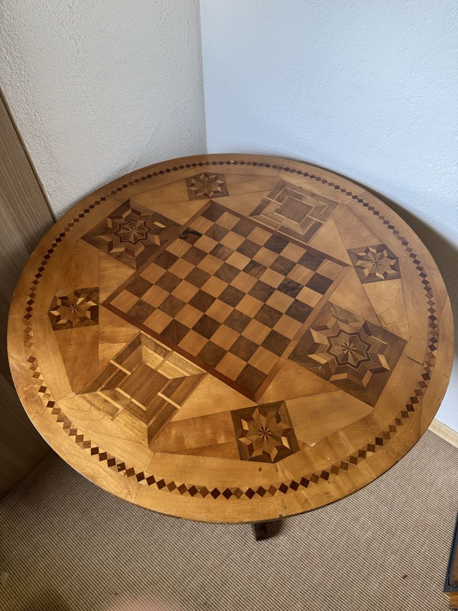 Tische: Antiker Spieltisch – Gebraucht aus Murten von Livingstone 1
