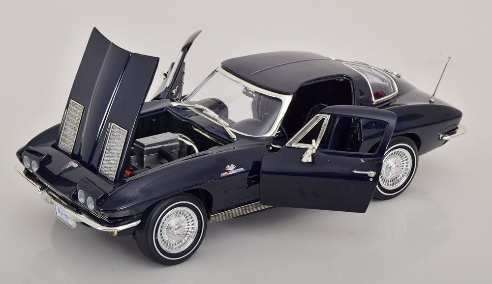 Chevrolet Modellini d'auto: Chevrolet Corvette C2 Singray Coupé Split Window 1963 dunkel – Nuovo e nell'imballaggio originale da Gerlafingen venduto da espero88 2
