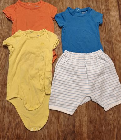 Body und Kurzarm T-Shirts 4 Teile Grösse 74 cm guter Zustand