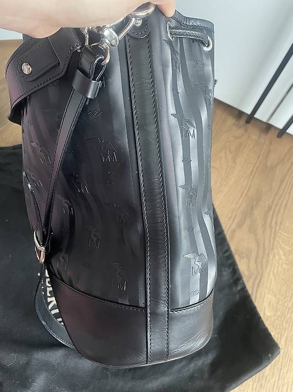 Borse da donna: Mollerus Niesen Beuteltasche – Usato da Uetikon am See venduto da randag88 4
