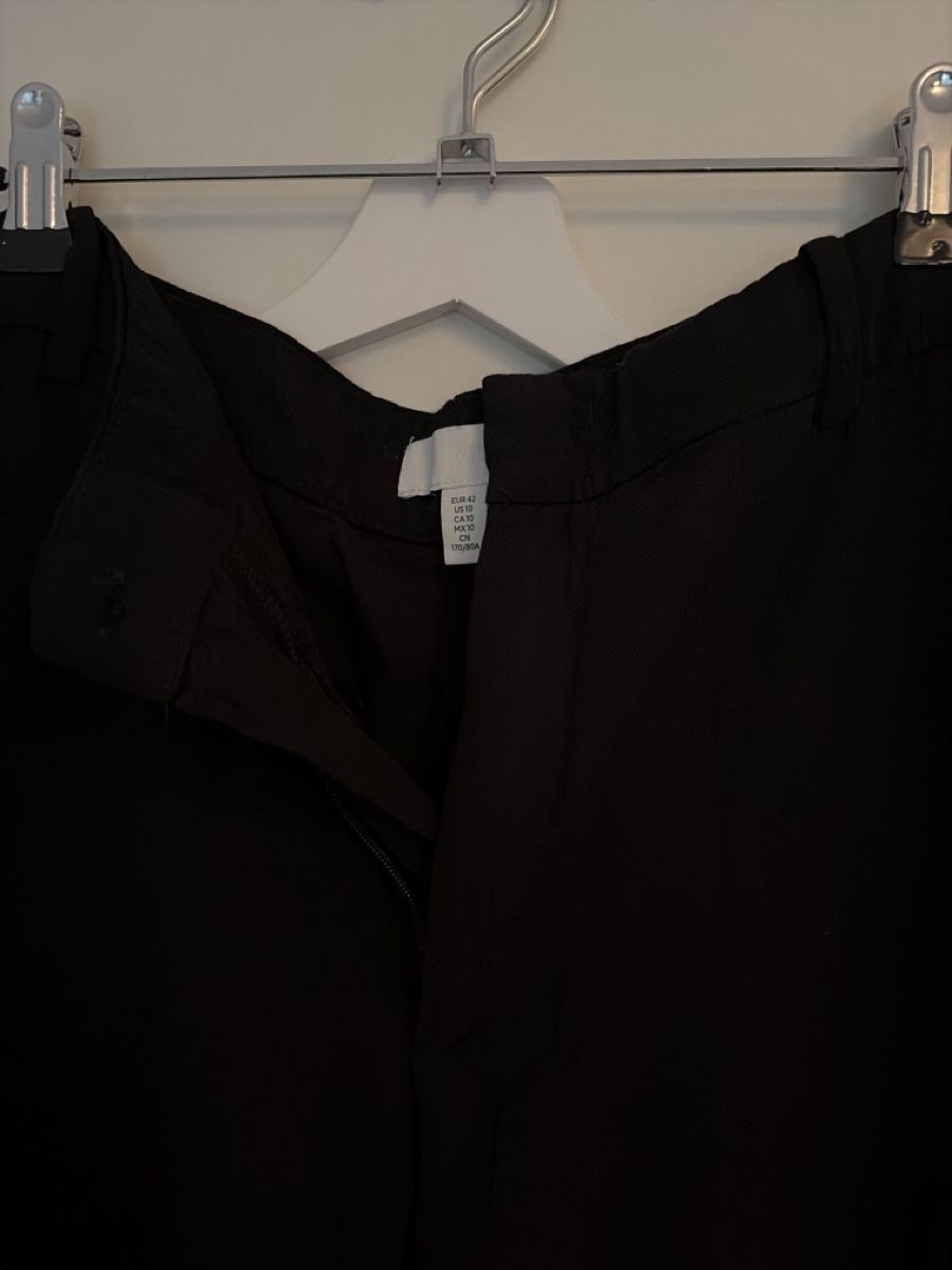 H&M Pantaloni: Hose H&M – Usato da Olten venduto da edona_muslija 2