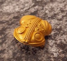 Präkolumbianische Brosche, Frosch, vergoldet, 12.58 Gramm