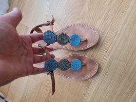 Sandalen, Ledersandalen mit Perlen, Grösse 42, neuwertig