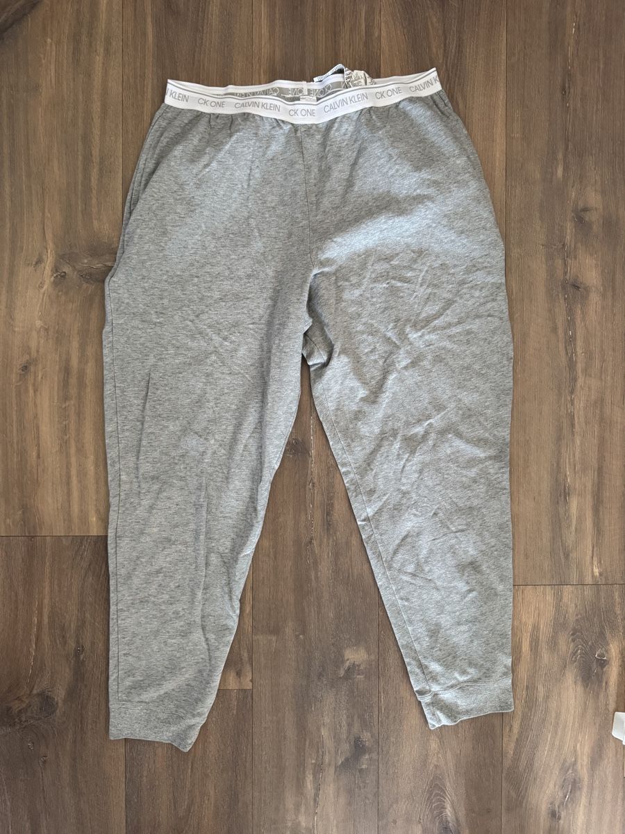 Calvin Klein Pantaloni: Calvin Klein Jogginghose – Usato da Ottenbach venduto da Mani769