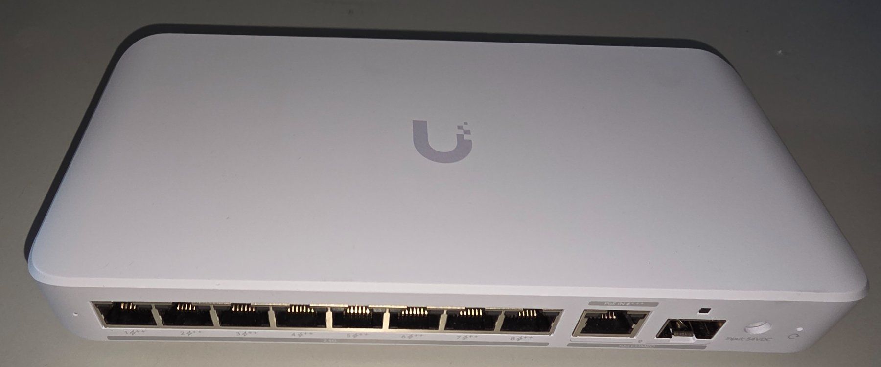Unifi Modems & Router: Unify UWS-Flex-2.5G-8-PoE – Gebraucht aus Amriswil von Csax