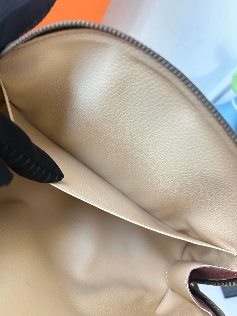 Louis Vuitton Sacs: LOUIS VUITTON Pochette cosmetics GM – D'occasion à Widnau par Pukpan_99 8