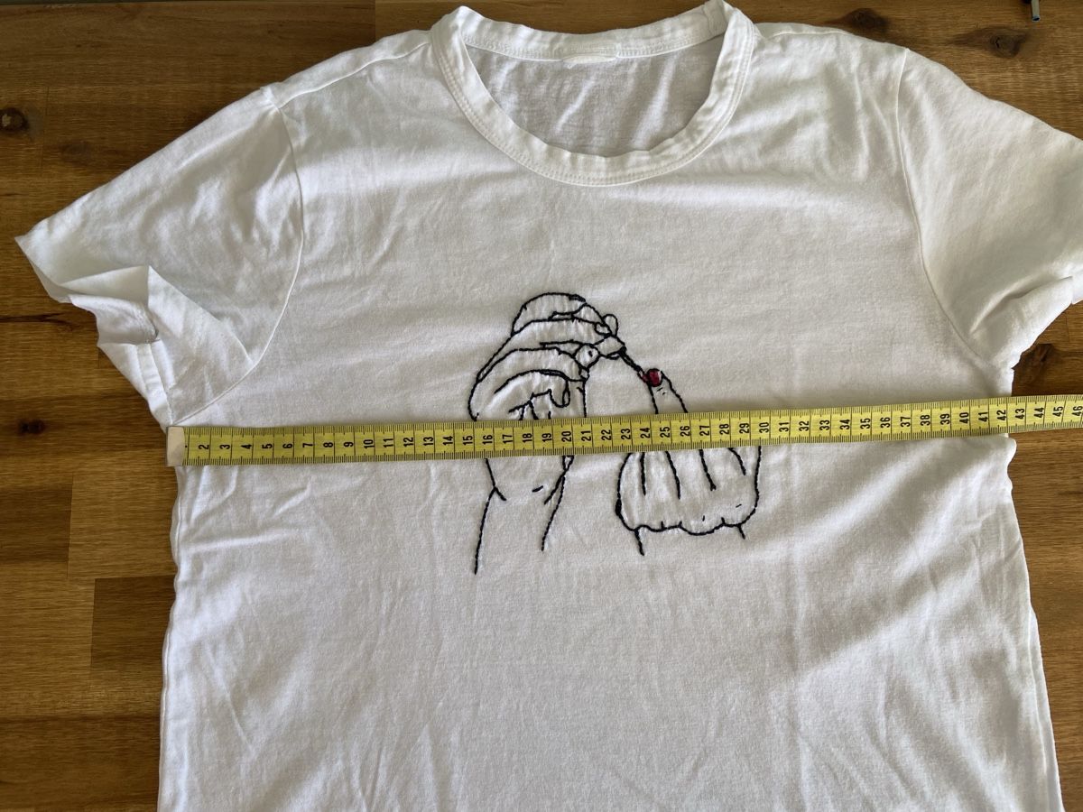 T-shirt: T- Shirt mit Stickerei – Usato da Dietlikon venduto da Luna77 1