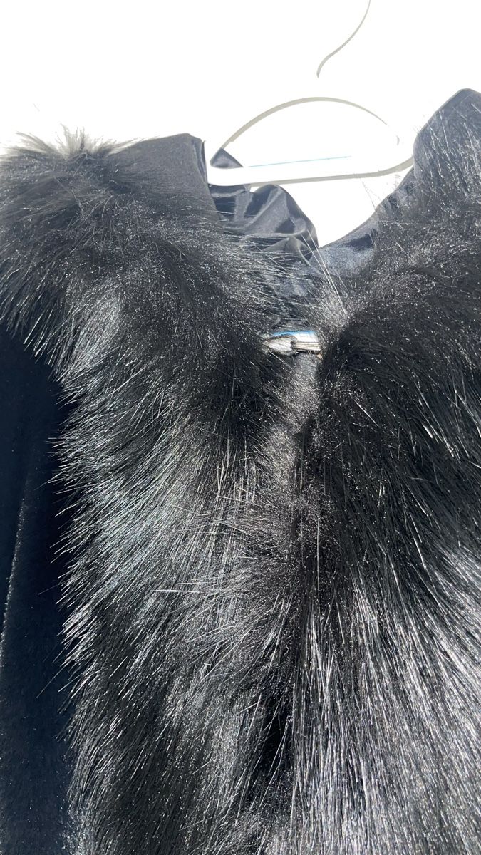 Giacche: Schwarzer Winterjacke mit Pelzimitat – Nuovo (secondo la descrizione) da Bützberg venduto da dan_jhn9 3