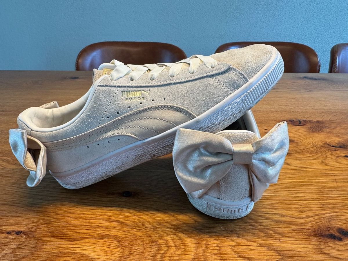 Puma Scarpe da donna: Puma Suede Bow Sneaker Gr. 38.5, – Usato da Niederbüren venduto da poschti