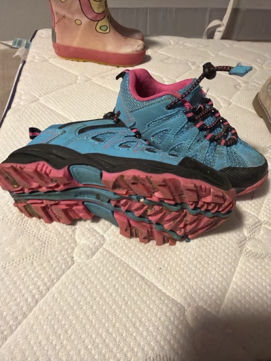 Chaussures filles: Trekkingschuhe Gr. 25 – D'occasion à Oftringen par LikeiT 2