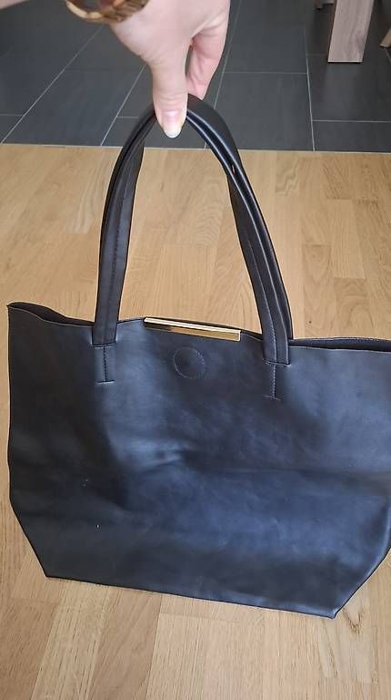 Sacs femmes: 3 schwarze Handtaschen – D'occasion à Lyss par saariinaa 4